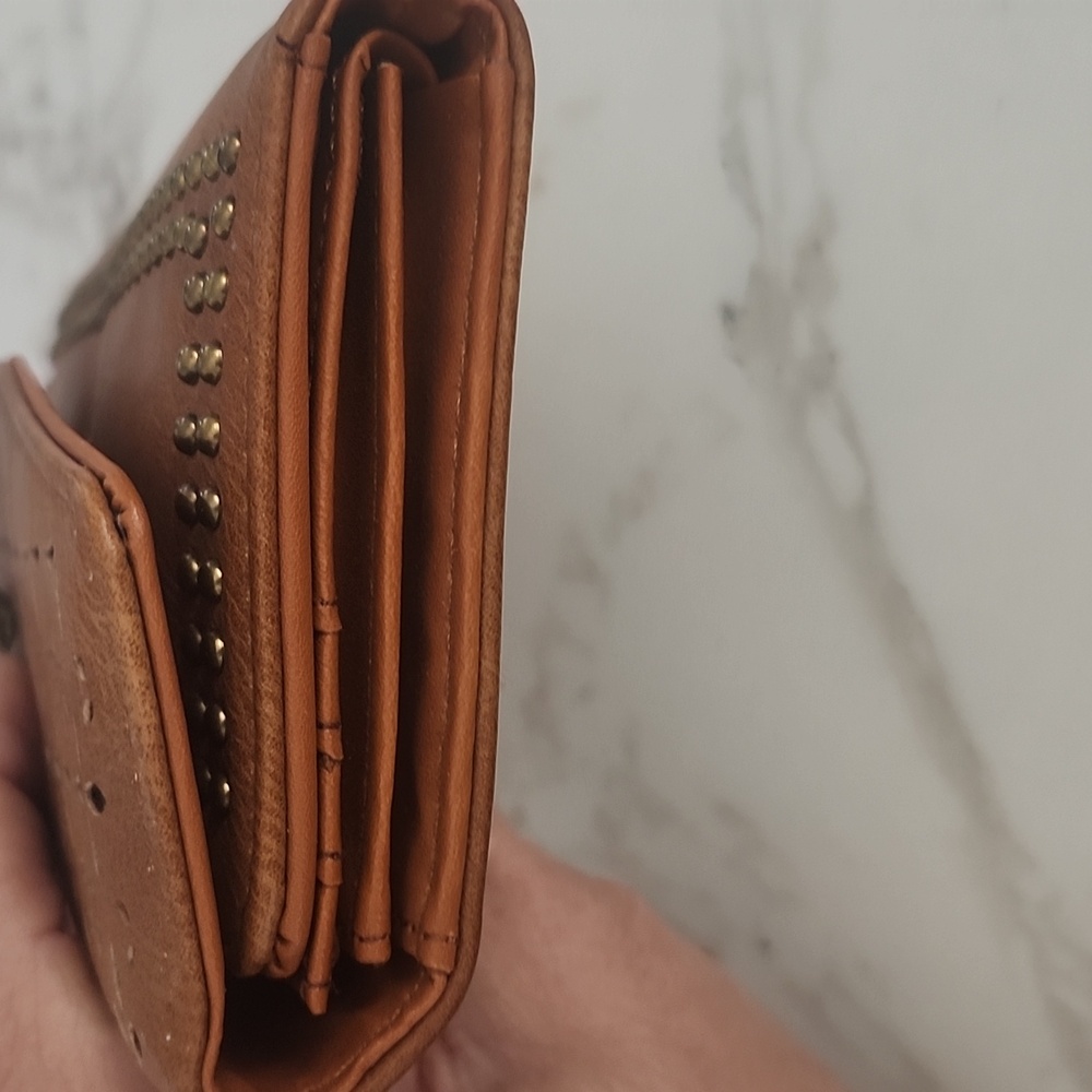 Revive Vintage Wallet - Picture 8 of 10